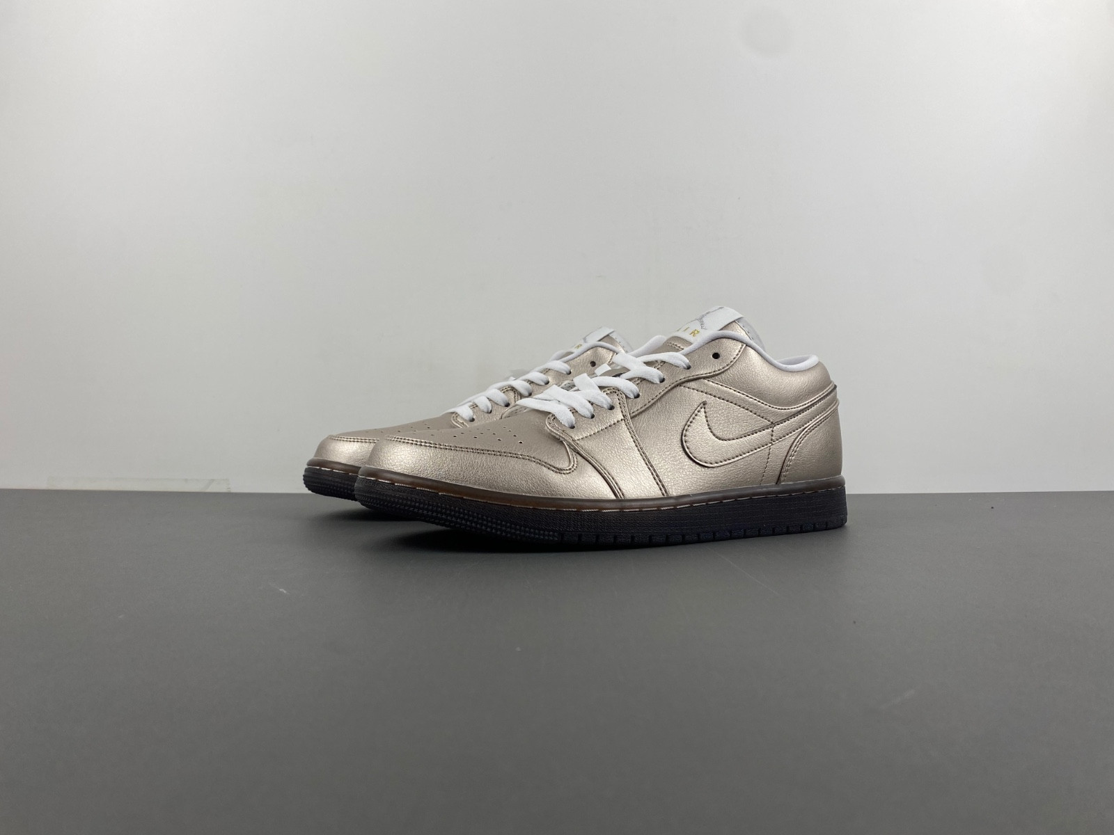 air jordan 1 low se “metallic zinc” hq3529-099
