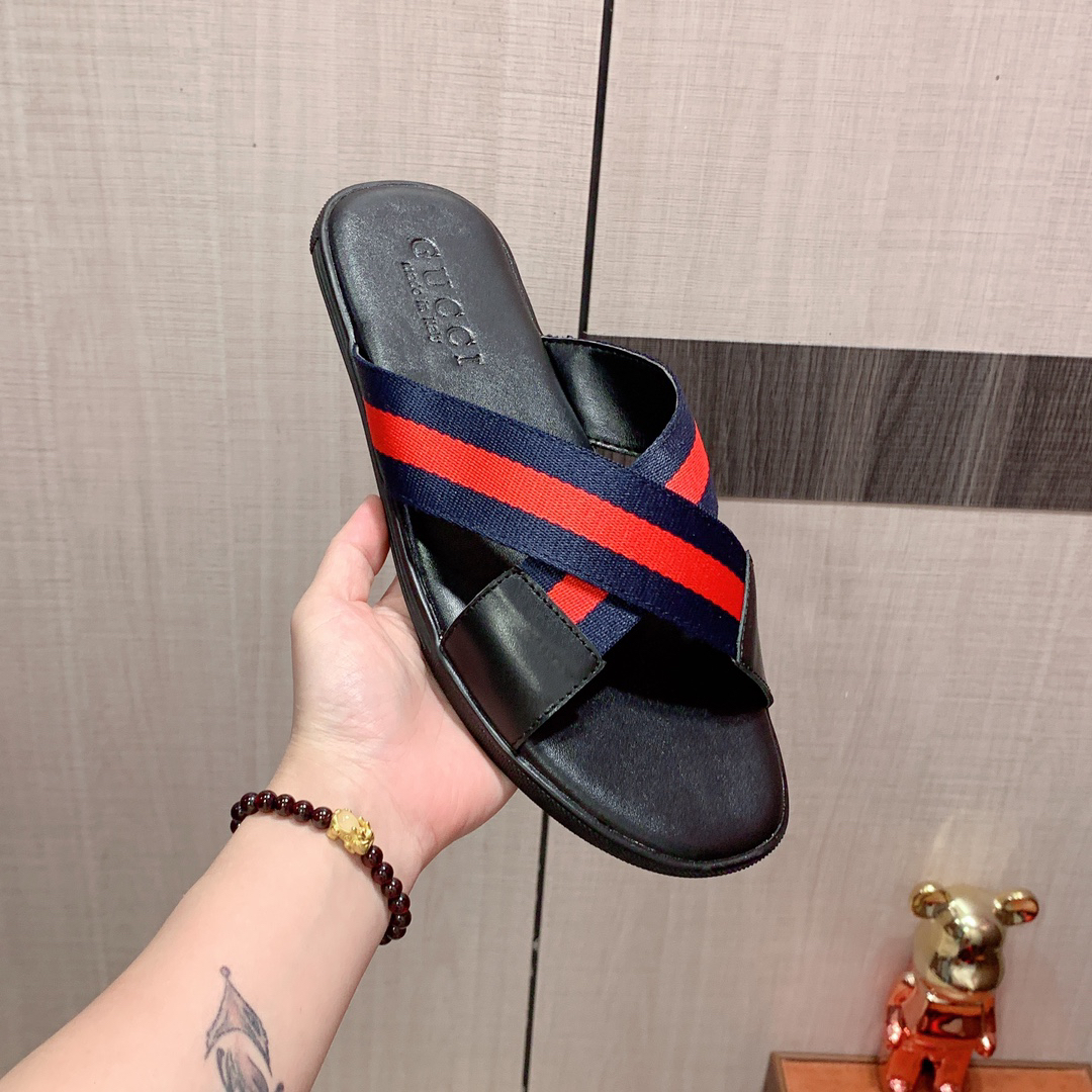 g*u*i sandals