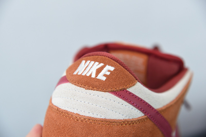 nike sb dunk low pro daek russet cedar bq6817-202