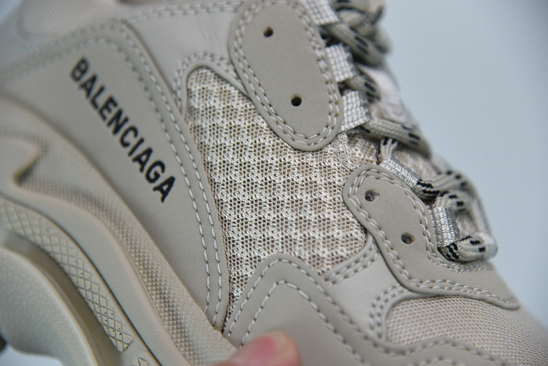 bc triple s trainer 536737 w2fw1 9700