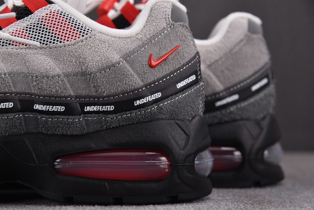 Undefeated x Nike Air Max 95 Bright Crimson IB4523-003