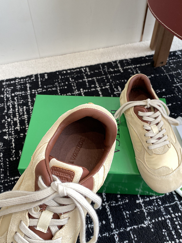 BOTTEGA VENETA Sneaker