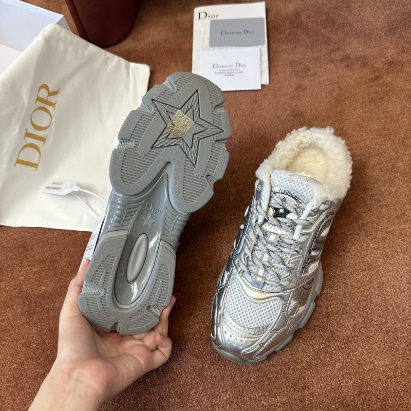 DIO* SNEAKER