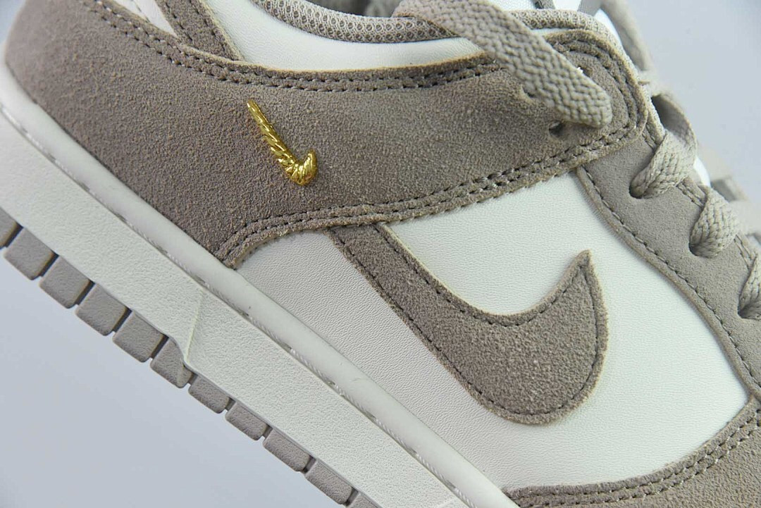 Nike Dunk Low “Malt” IB4417-105