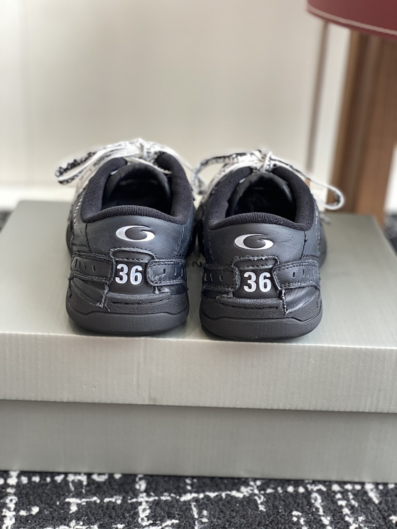 BC SNEAKERS