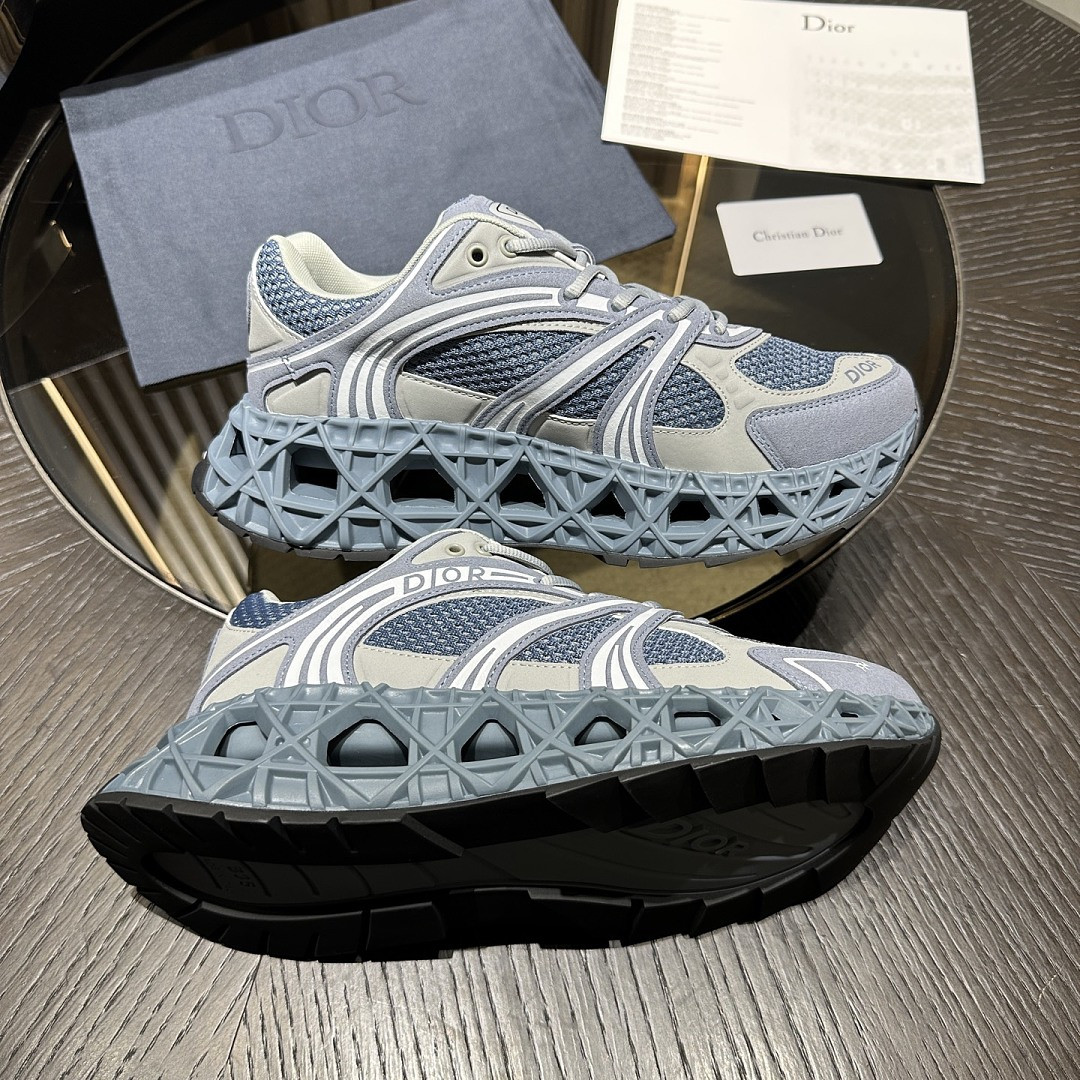 DIO* SNEAKER