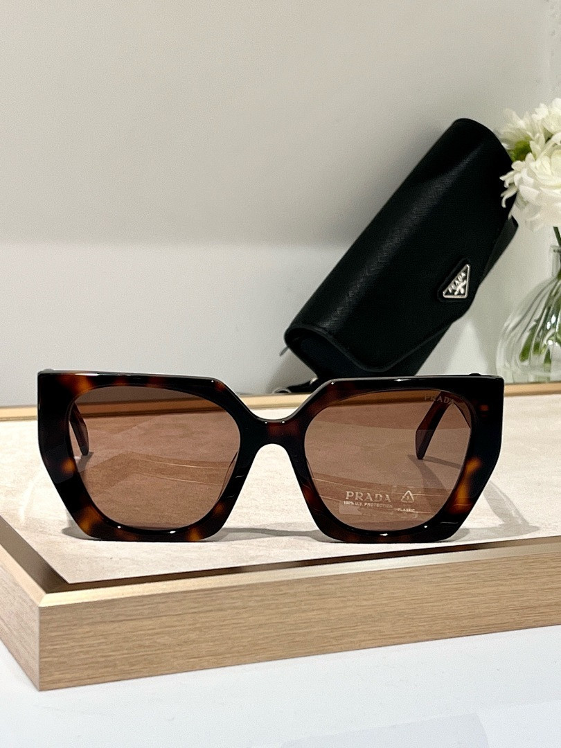 Pra*a Sunglasses