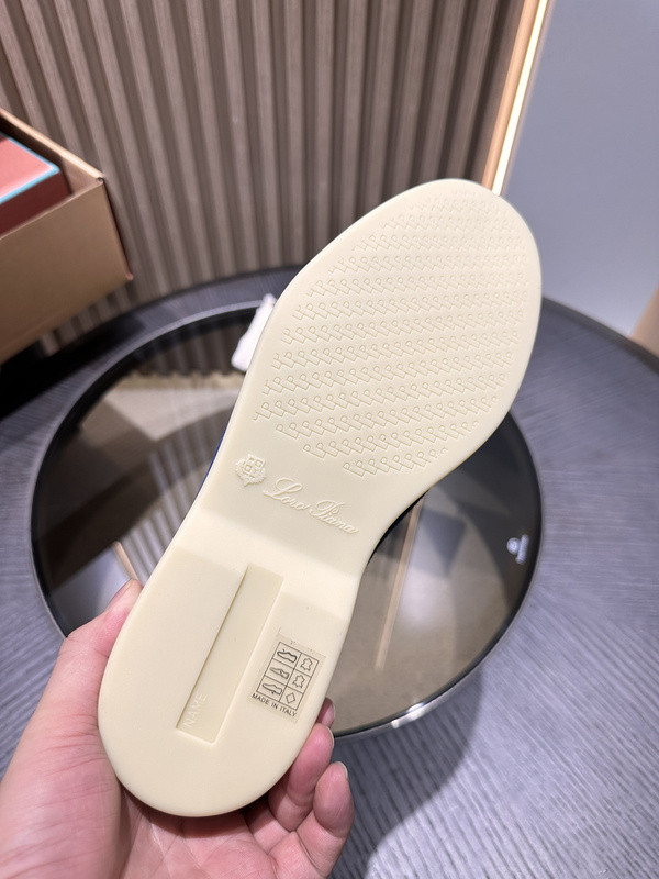 L0r0 P1ana sneaker