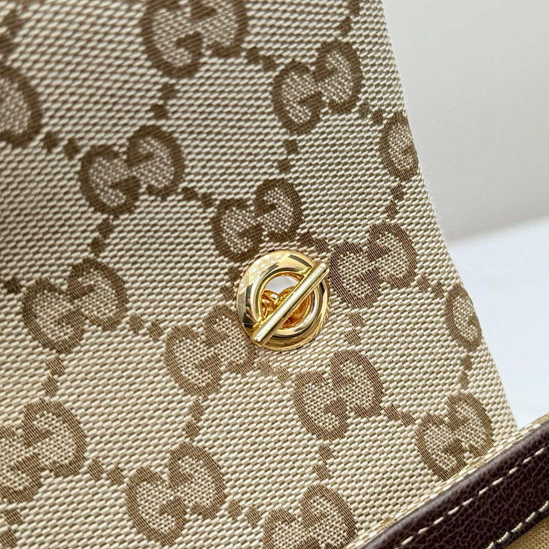 Gvc*1 BAG