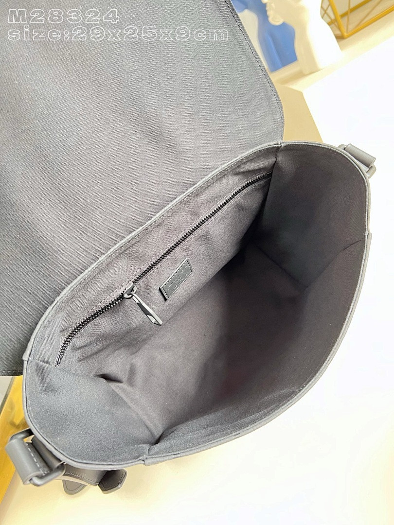 LVT PURSE