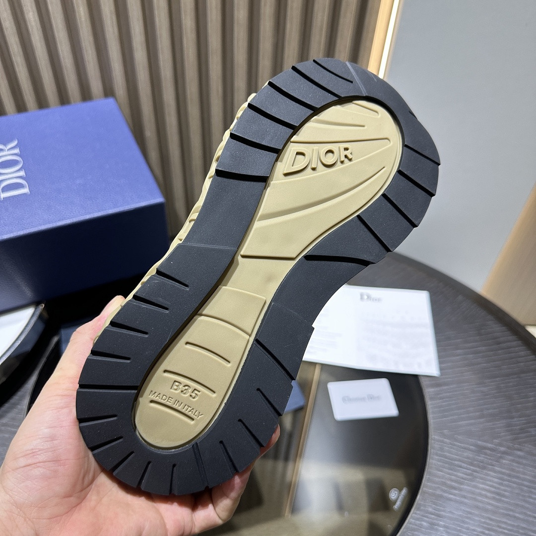 DIO* SNEAKER