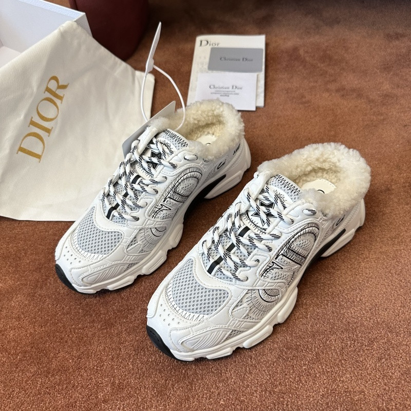 DIO* SNEAKER