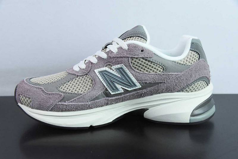 NEW BALANCE SNEAKER