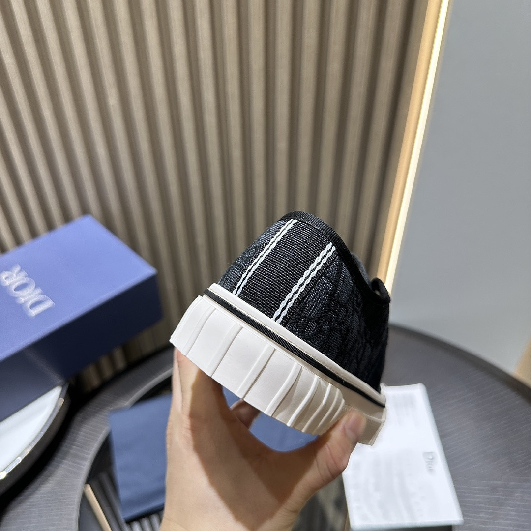 DIO* SNEAKER