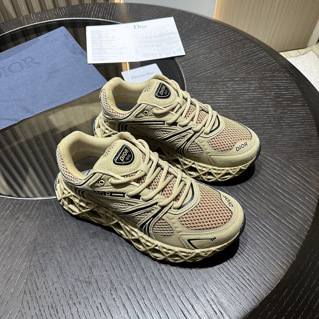 DIO* SNEAKER
