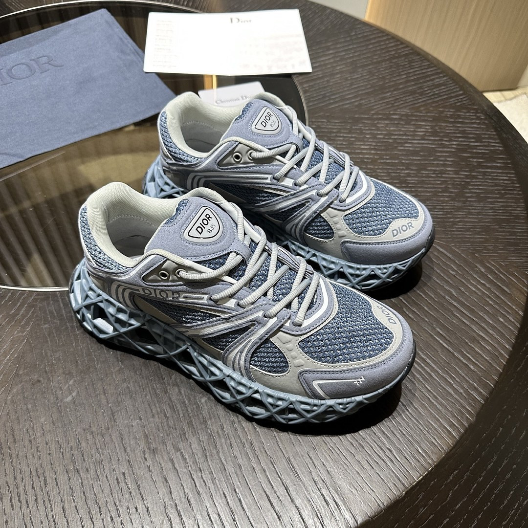 DIO* SNEAKER