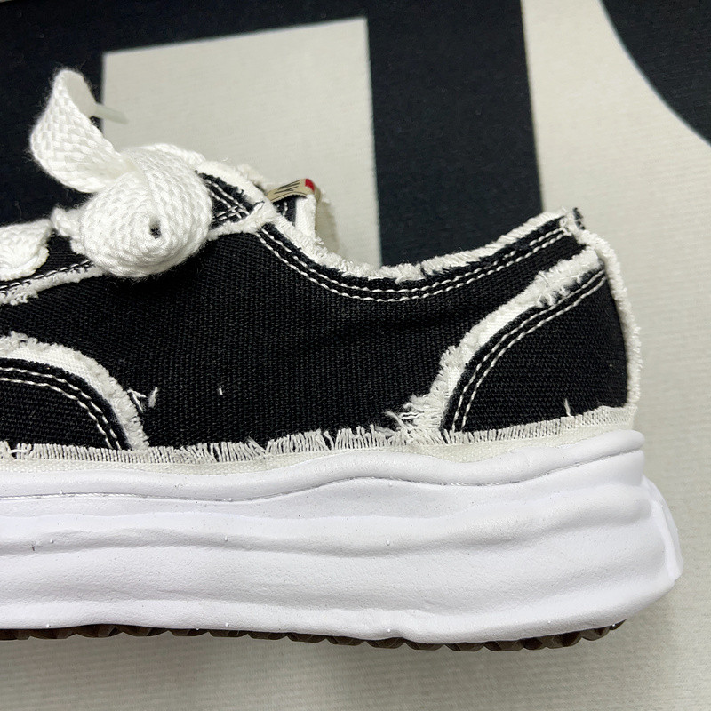 Ma*s*n mihara yasuhiro sneaker