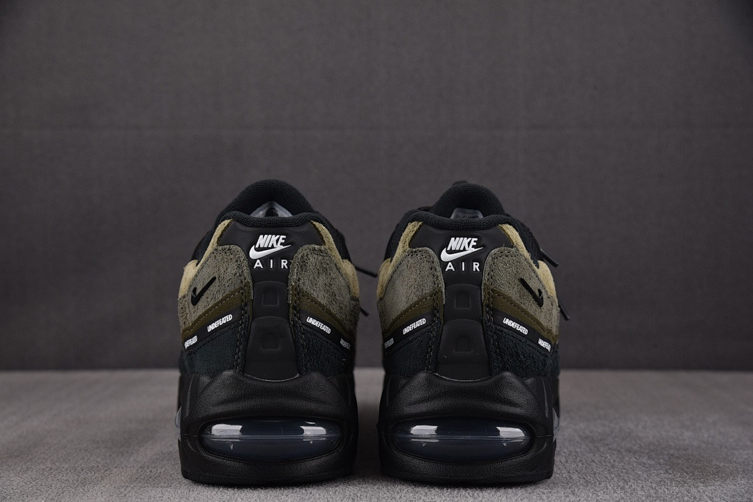 UNDEFEATED Nike Air Max 95 Medium Olive LA Brea IB4523-200