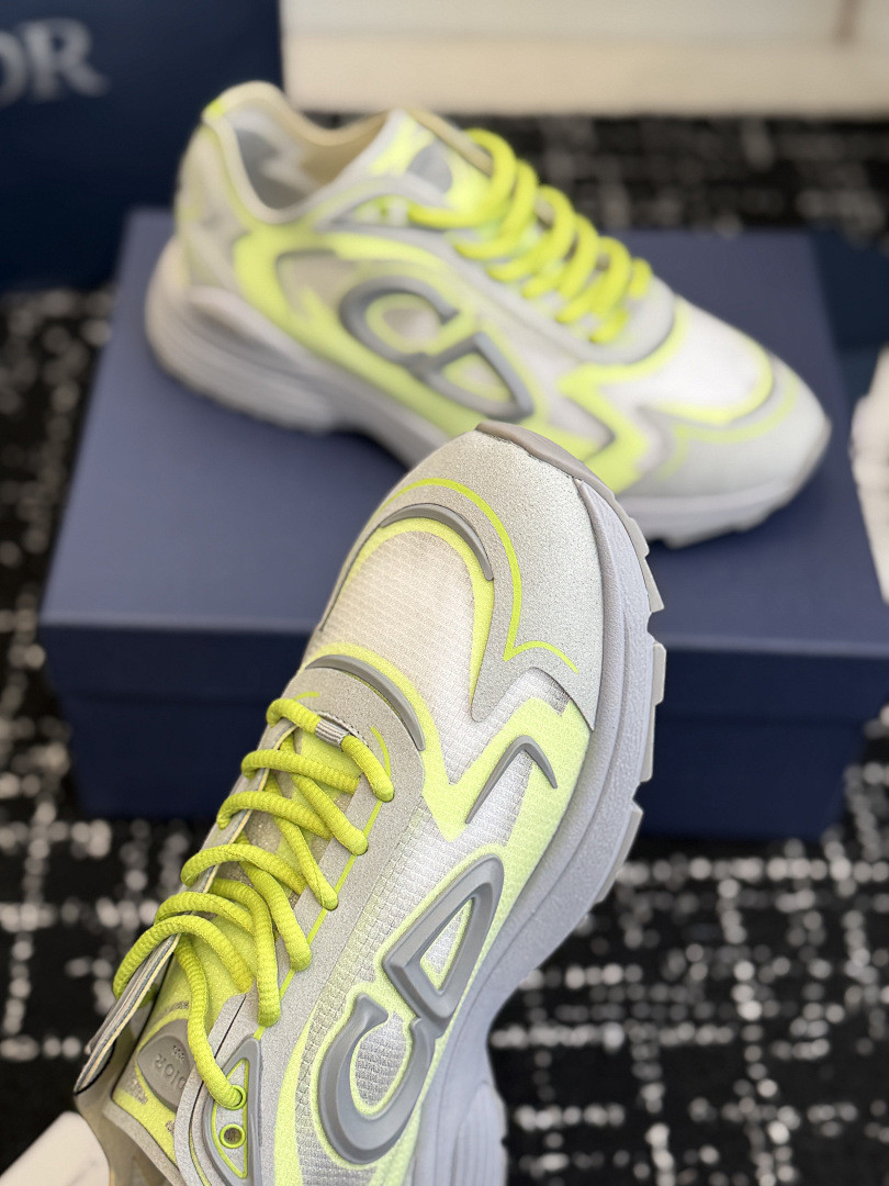 DIO* SNEAKER