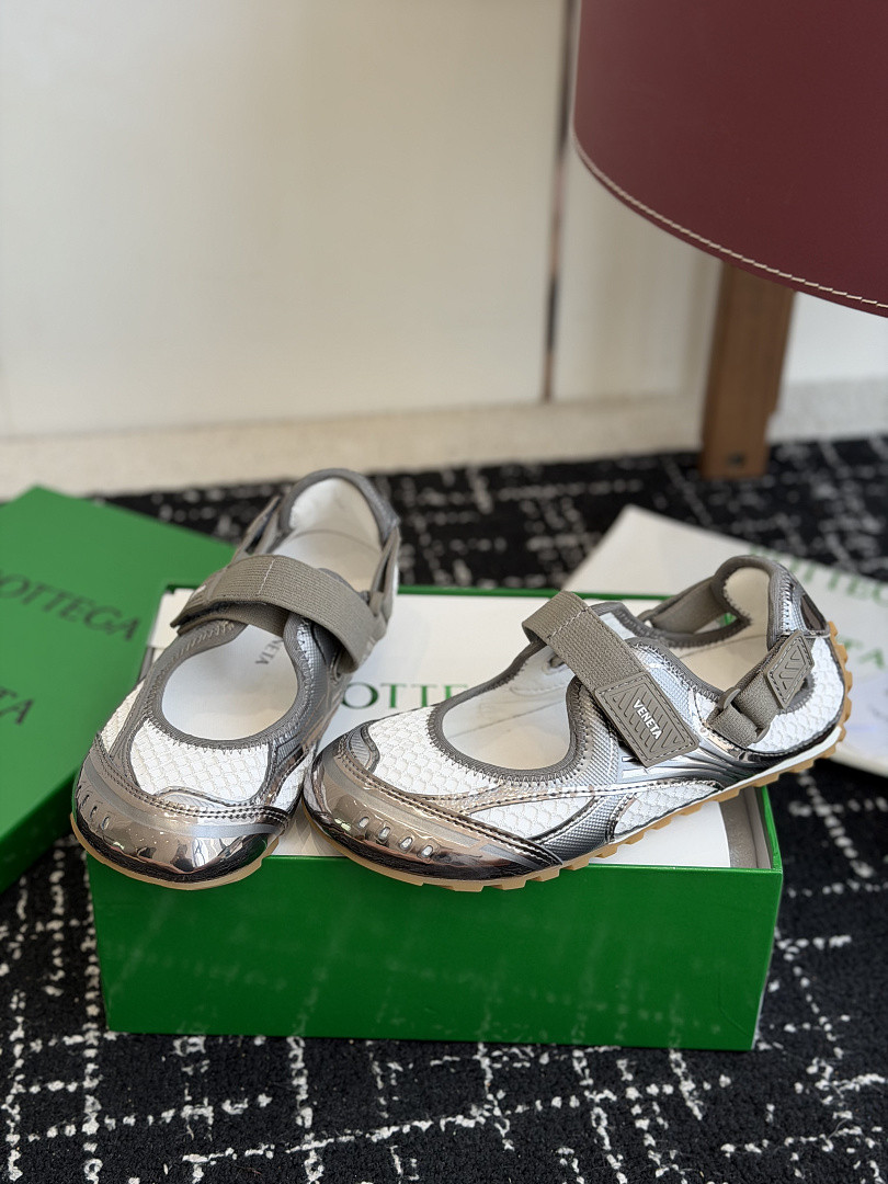 B0tt*ga Ven*ta Orbit Sneaker