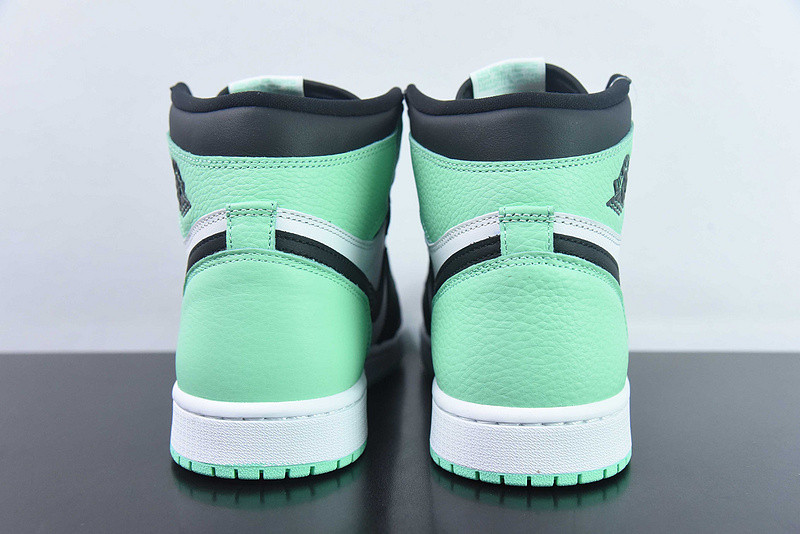 air jordan 1 high og "green glow" dz5485-130