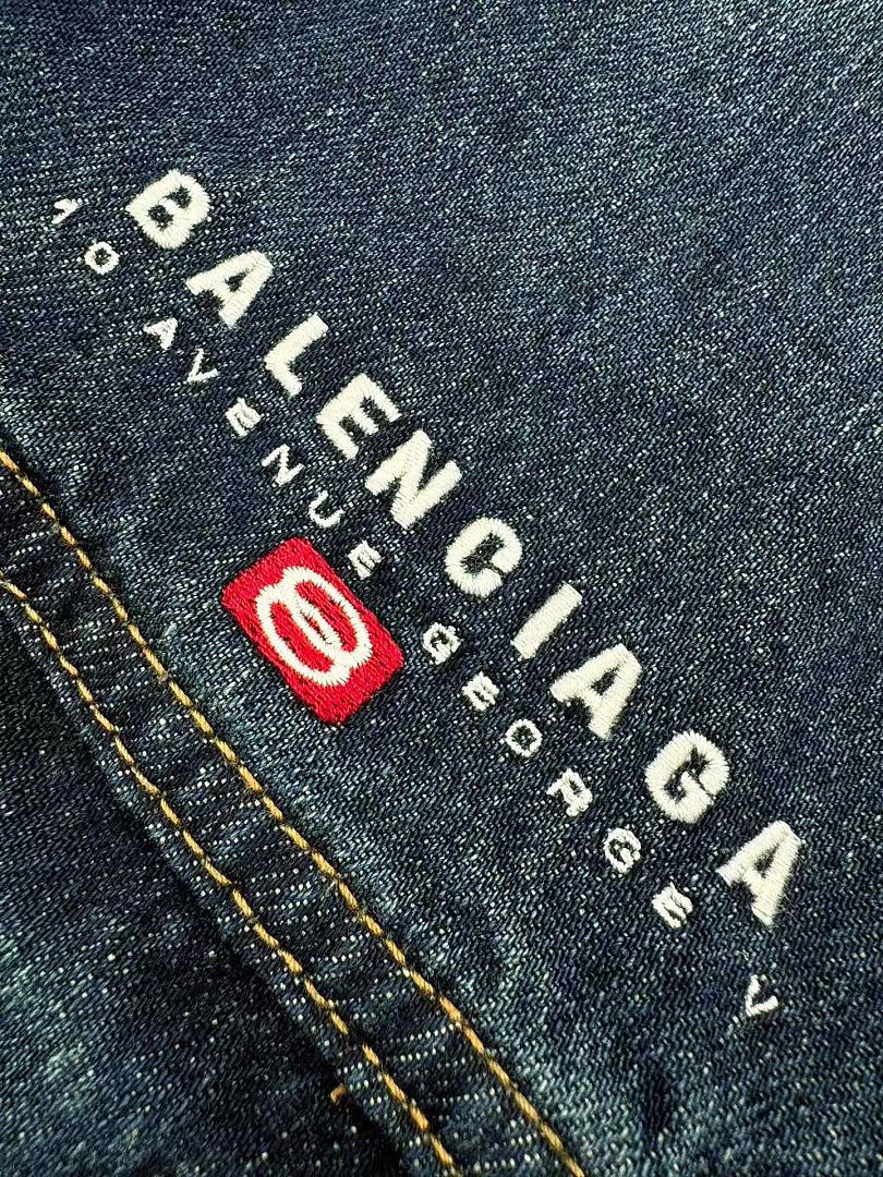 Ba1en*iaga Clothes