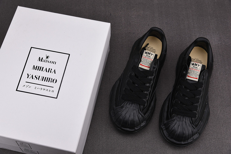 Ma*s*n mihara yasuhiro sneaker