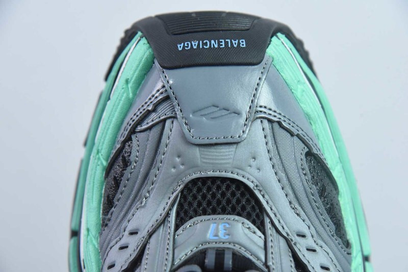BC XL SNEAKERS