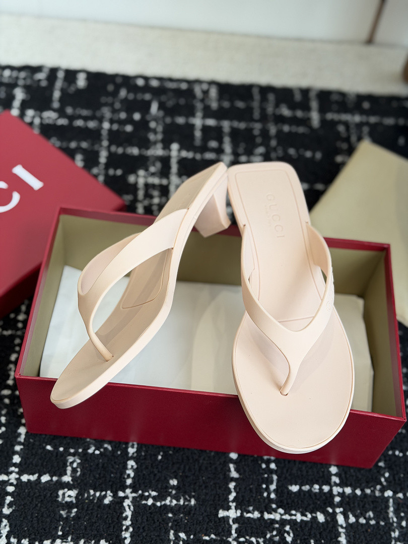 Gvc*1 SANDALS