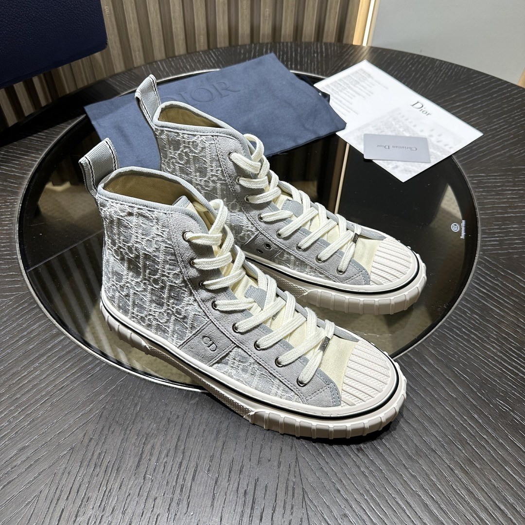 DIO* SNEAKER