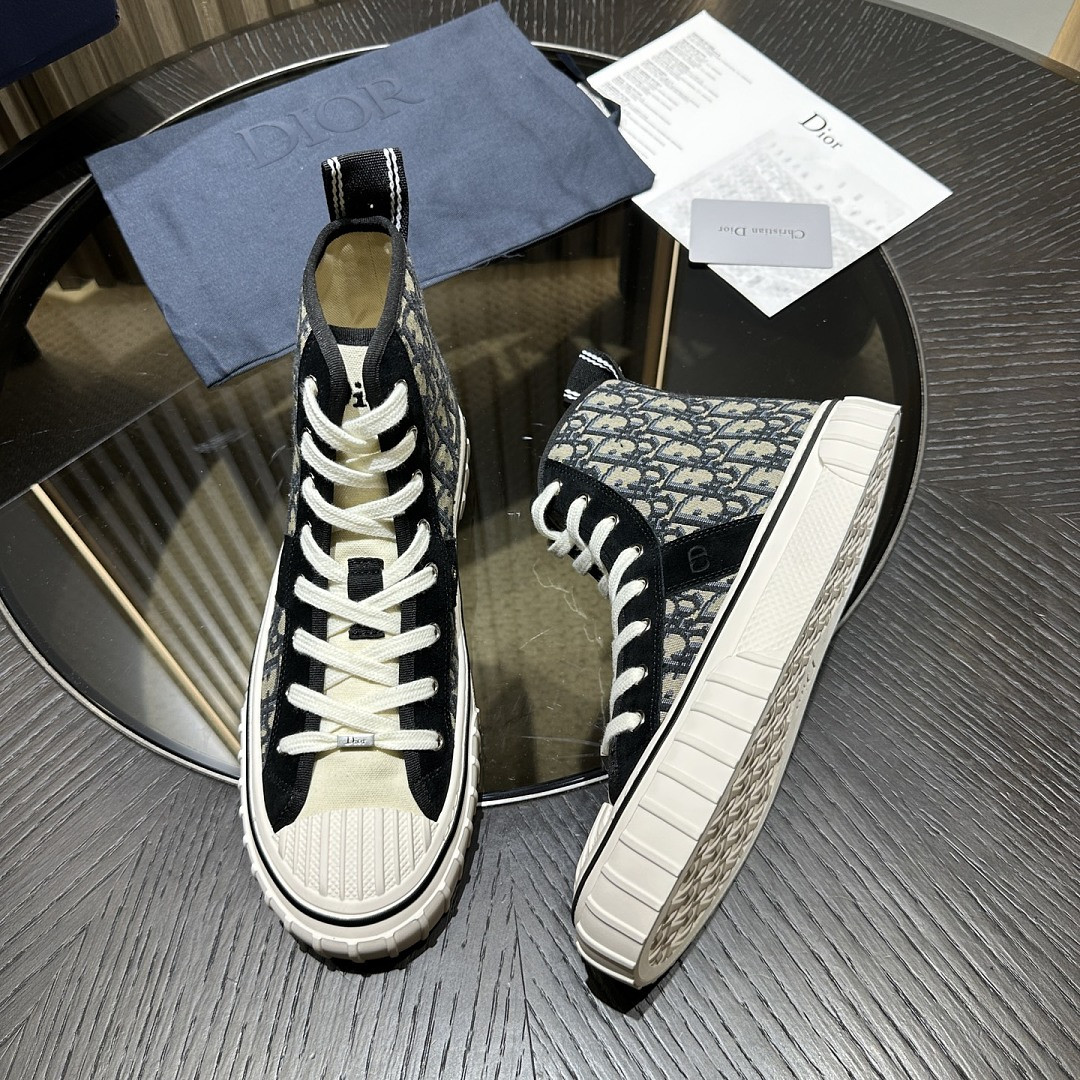 DIO* SNEAKER