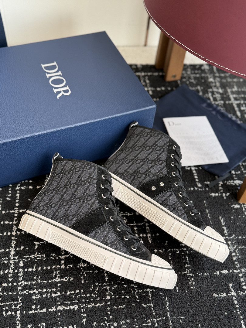 DIO* SNEAKER