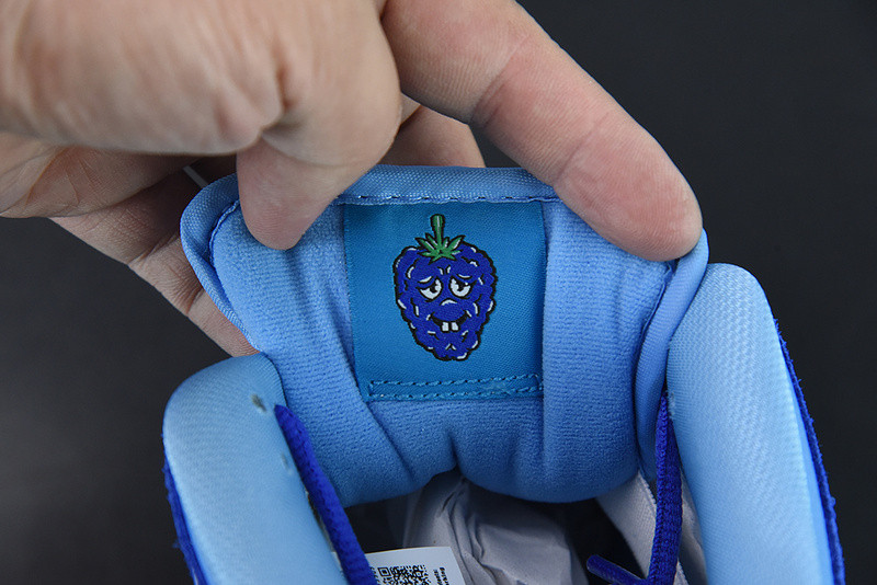 nike sb dunk low “blue raspberry” dm0807-400