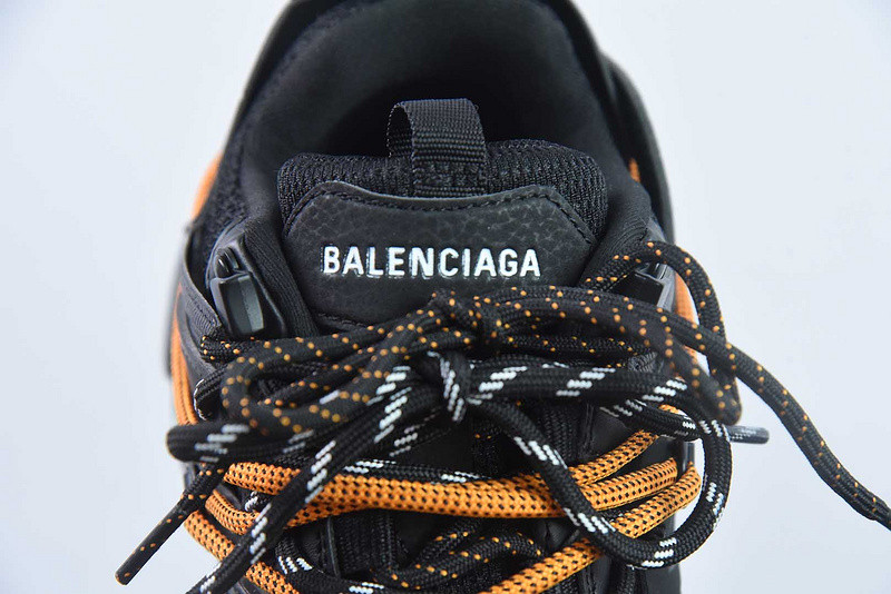 BC TRACK SNEAKER