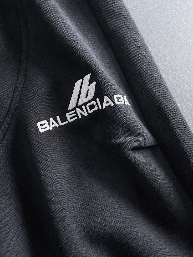 Ba1en*iaga Clothes