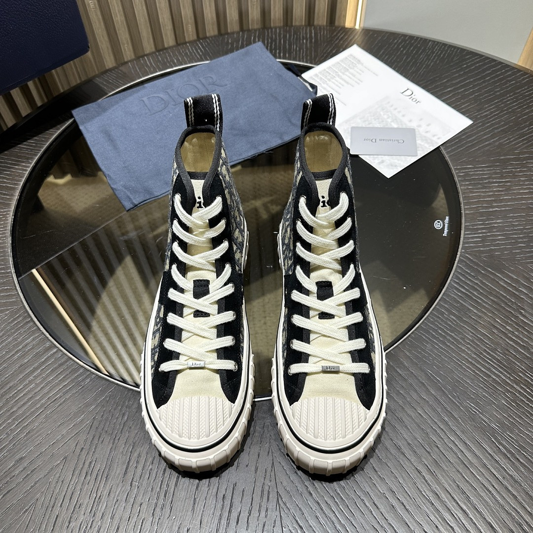 DIO* SNEAKER