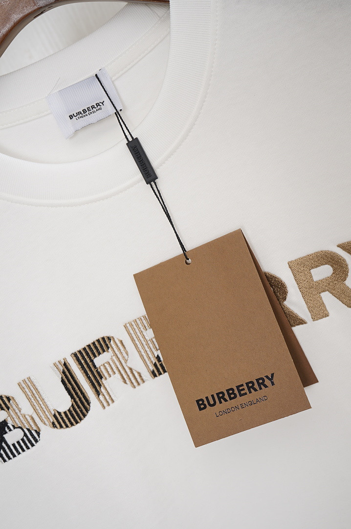 Bv*b*rry Clothes