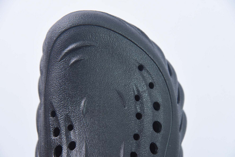 Cr*0*s echo clog black