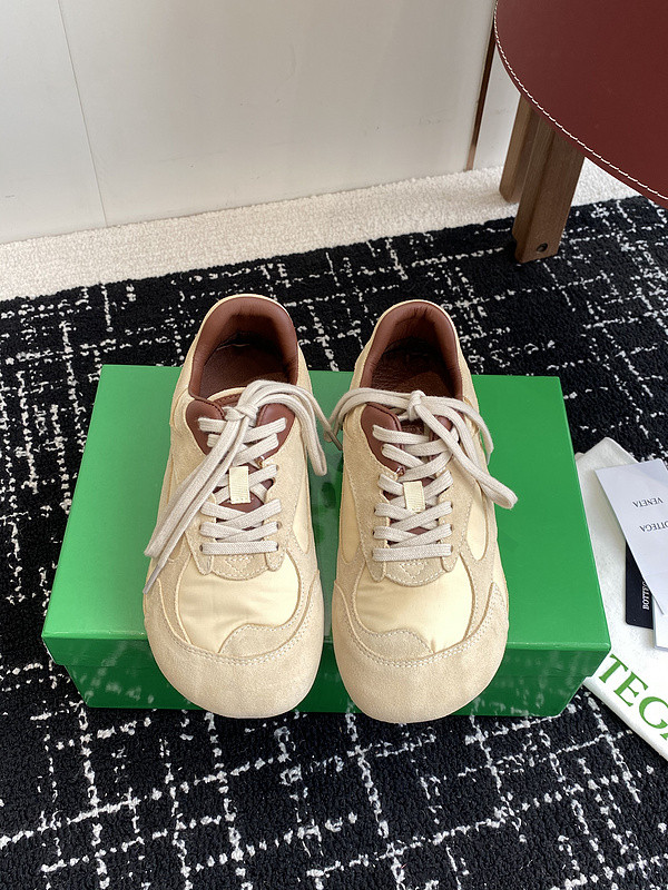 BOTTEGA VENETA Sneaker